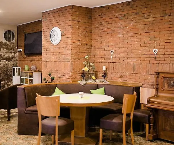 여관 Gaestehaus Loehnert Gmbh *