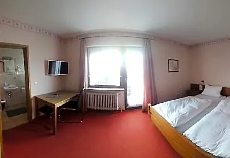 Herberg Gaestehaus Loehnert Gmbh *